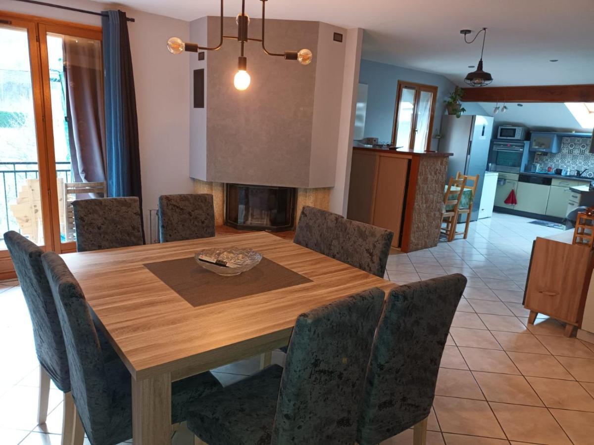 Apartmán Au Pied Des Montagnes. Saint-Jean-de-Maurienne Exteriér fotografie